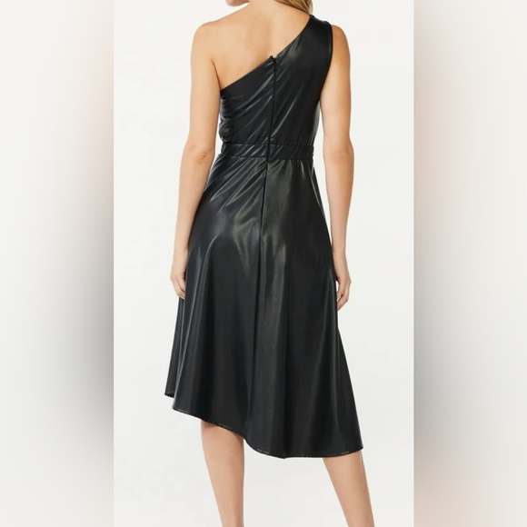 Sofia Vergara Black Dress.   FAUX
LEATHER
FITS LIKE A GLOVE!! - Picture 3 of 6
